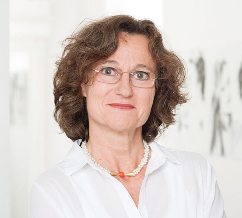 Dr. med. Andrea Baumann-Müller – Frauenärztin Dr. Baumann-Müller ist Fachärztin für Frauenheilkunde und Geburtshilfe und seit 1999 Inhaberin der Frauenarztpraxis